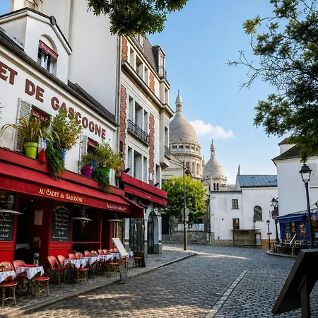 Montmartre Place Du Tertre Quiet & Bright